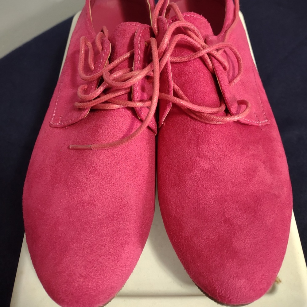 Pink shoes